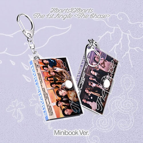 Hearts2Hearts – 1st single [The Chase] (Minibook Ver.) (Smart Album)